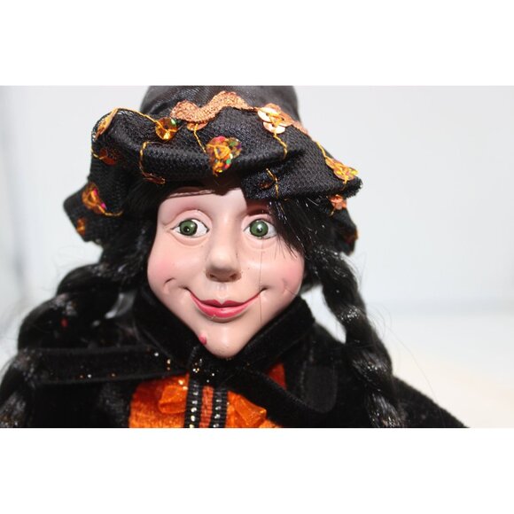 Shelf Sitter Witch w/ Wand and Broom - 14" no brand - Picture 5 of 5